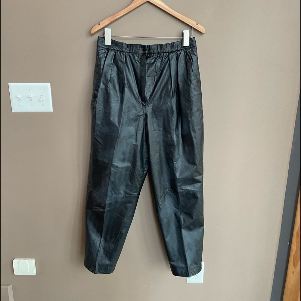 Neiman Marcus Exclusive 100% Leather‎ Tapered Leg Pants in Black Size 14